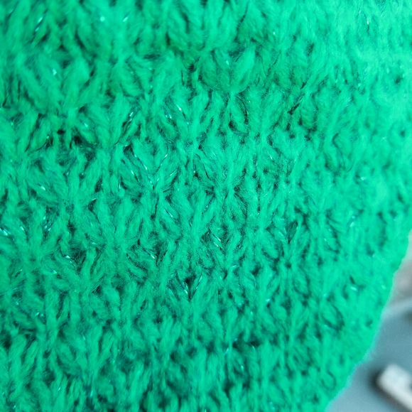 "M" Green knitted sweater - Picture 8 of 11